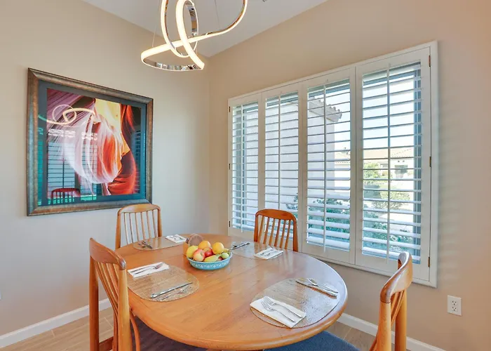 Hike & Golf! Extended W/ Pool Access * Surprise