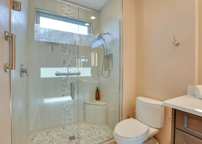 Hike & Golf! Extended W/ Pool Access Holiday home