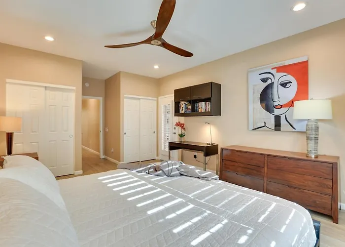 Holiday home Hike & Golf! Extended W/ Pool Access
